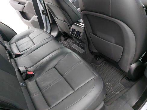 Used 2024 Land Rover Range Rover Velar Dynamic SE image 13