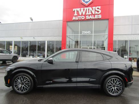 Used 2025 Ford Mustang Mach-E Premium image 2