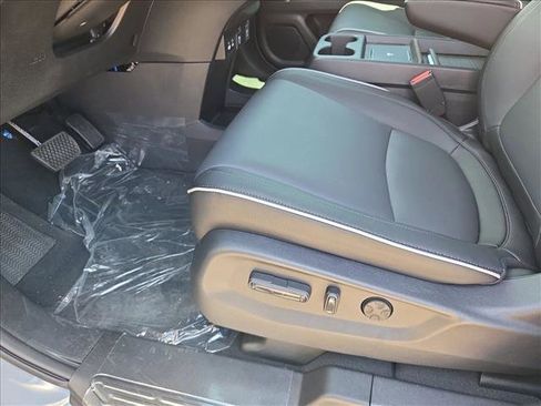 New 2026 Honda Odyssey Touring image 4