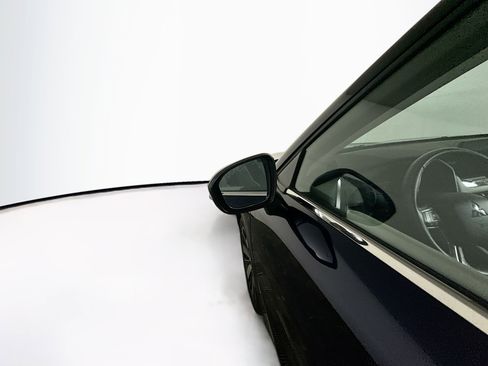 Used 2025 Mitsubishi Outlander SE image 16