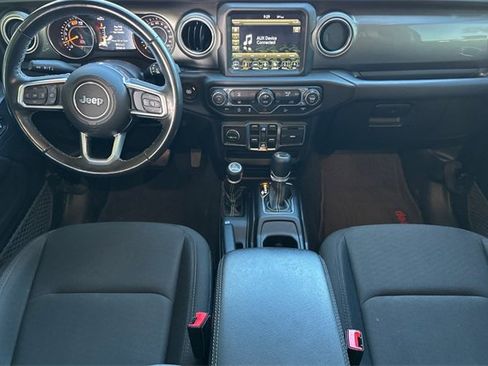 Used 2019 Jeep Wrangler Unlimited Sahara image 16