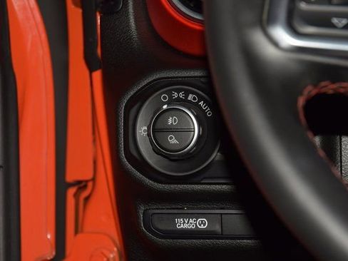 Used 2020 Jeep Gladiator Rubicon w/ LED Lighting Group image 27