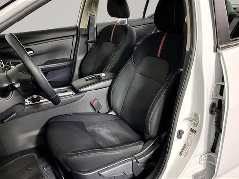Used 2025 Nissan Sentra SR FWD image 20