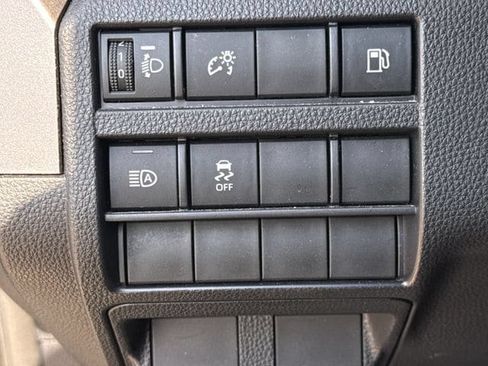 Used 2025 Toyota 4Runner SR5 AWD/4WD image 23