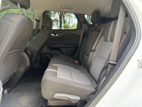 Used 2025 Chevrolet Blazer LT FWD image 25