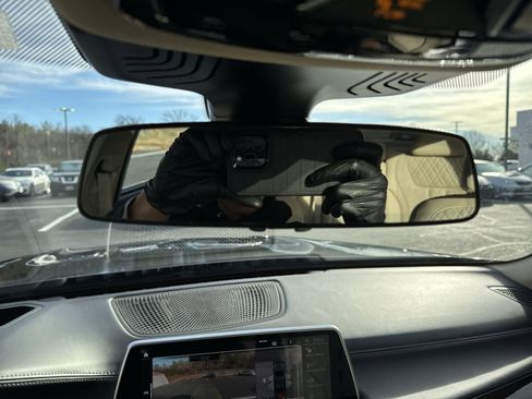 Used 2020 BMW 750i xDrive w/ Autobahn Package image 15