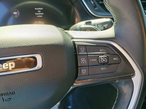 Used 2022 Jeep Grand Cherokee L Laredo image 29