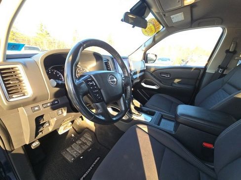 Used 2023 Nissan Frontier SV w/ SV Convenience Package image 9