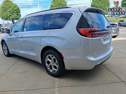 Used 2022 Chrysler Pacifica Limited AWD/4WD image 6