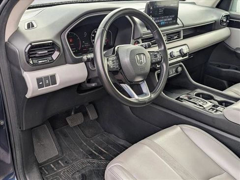 Used 2023 Honda Pilot Touring image 8