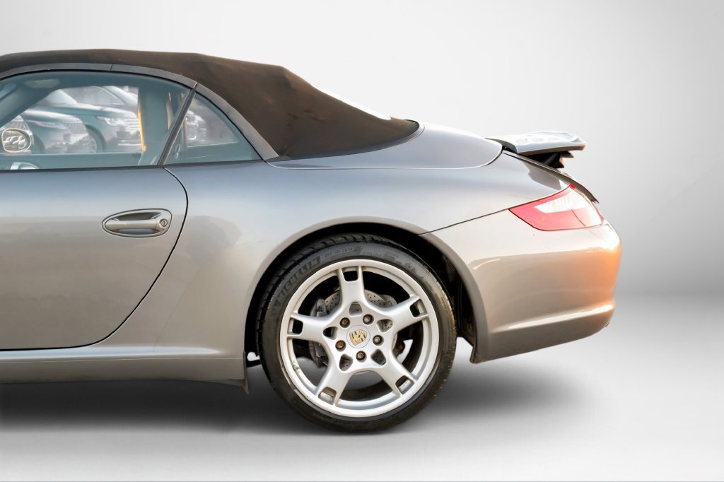 Used 2008 Porsche 911 Carrera RWD image 12