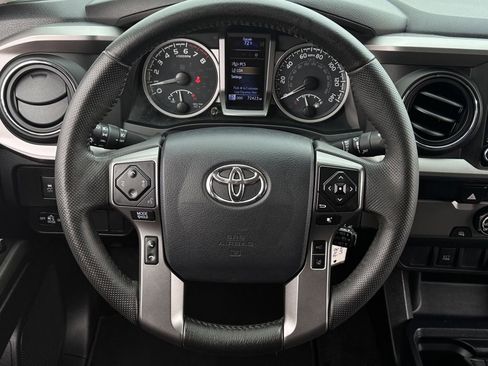 Used 2020 Toyota Tacoma SR5 image 12