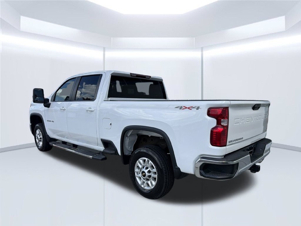 Used 2025 Chevrolet Silverado 2500 LT w/ Convenience Package AWD/4WD image 5