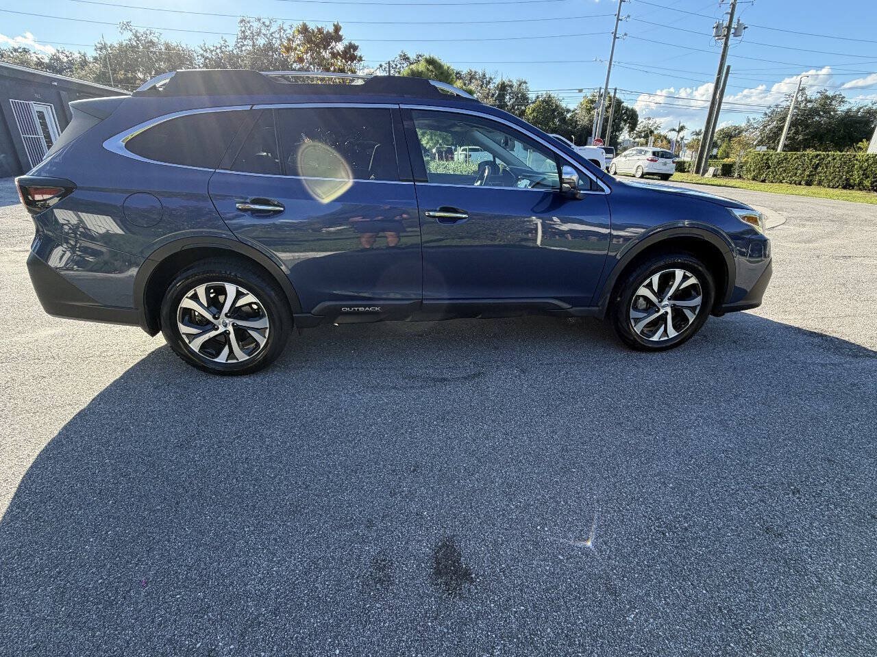 Used 2021 Subaru Outback Touring w/ Popular Package #2 AWD/4WD image 7