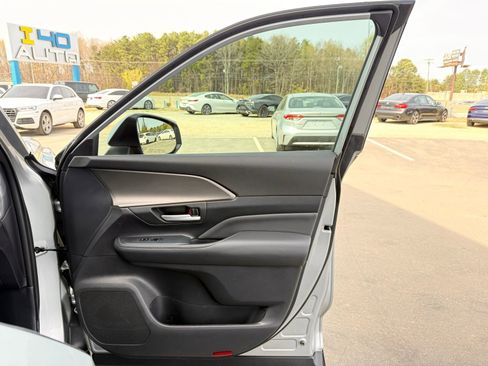 Used 2024 Toyota Grand Highlander XLE image 36