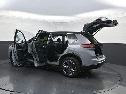 Used 2024 Nissan Rogue Platinum AWD/4WD image 39