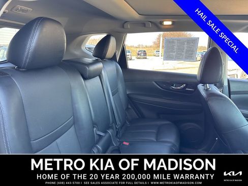 Used 2018 Nissan Rogue SL w/ Premium Package AWD/4WD image 35