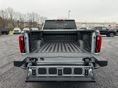 Used 2025 GMC Sierra 3500 Denali Ultimate image 5