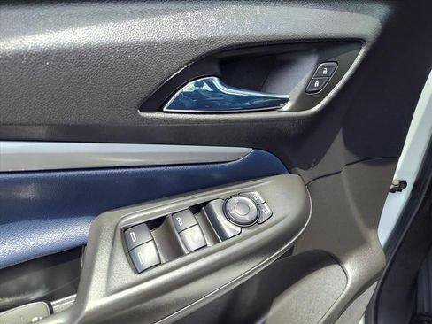 Used 2022 Chevrolet Bolt EUV Premier w/ Sun & Sound Package FWD image 15