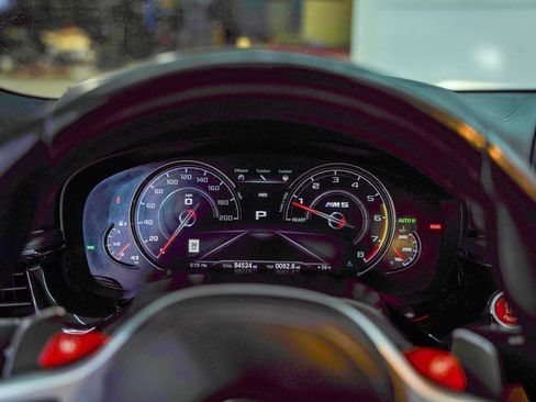 Used 2019 BMW M5 image 8