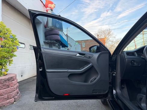 Used 2014 Volkswagen Jetta SE image 23