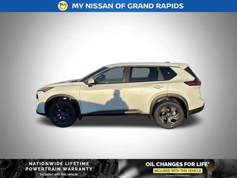 New 2026 Nissan Rogue SV w/ Cold Weather Package image 4