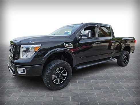 Used 2017 Nissan Titan PRO-4X w/ Pro-4x Convenience Package image 3