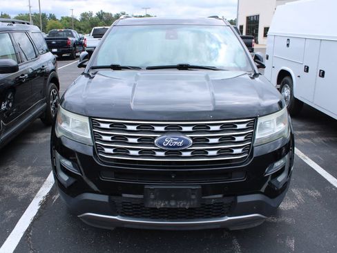 Used 2016 Ford Explorer Limited w/ Equipment Group 301A FWD image 2