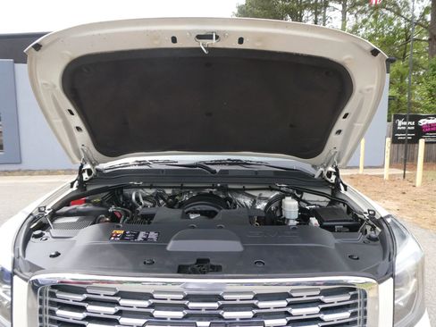Used 2015 GMC Yukon SLT w/ Open Road Package AWD/4WD image 40