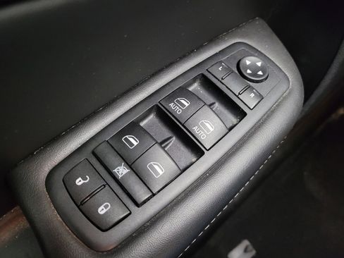 Used 2015 Chrysler 200 C w/ Navigation & Sound Group I image 27