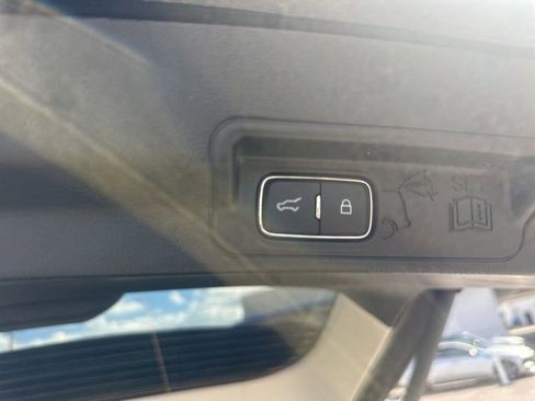 Used 2025 Ford Explorer Active RWD image 39