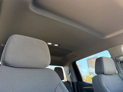 Used 2025 Chevrolet Silverado 1500 LT image 25