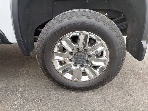 Used 2024 Chevrolet Silverado 3500 High Country w/ High Country Premium Package image 9