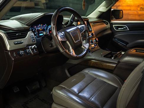 Used 2018 GMC Yukon Denali w/ Denali Ultimate Package AWD/4WD image 9