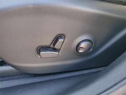 Used 2022 Jeep Cherokee Trailhawk image 18