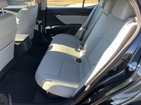 Used 2025 Toyota Camry XLE image 22