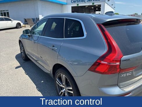 Used 2018 Volvo XC60 T5 Momentum w/ Vision Package AWD/4WD image 3