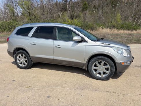 Used 2008 Buick Enclave CXL w/ Entertainment Package #1 image 5