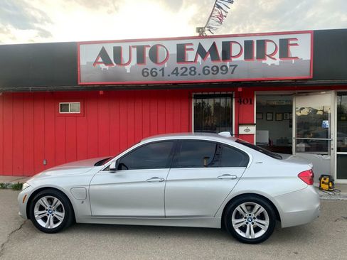 Used 2017 BMW 330e 330e iPerformance Sedan 4D w/ Driver Assistance Package image 1