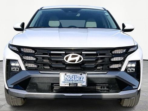 Used 2025 Hyundai Tucson SE image 3