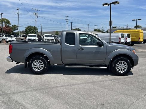 Used 2017 Nissan Frontier SV w/ SV Value Truck Package RWD image 2