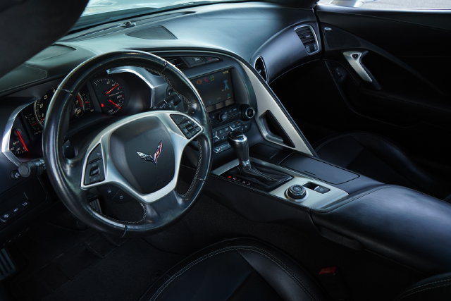 Used 2015 Chevrolet Corvette Stingray Coupe w/ 3LT Preferred Equipment Group RWD image 2