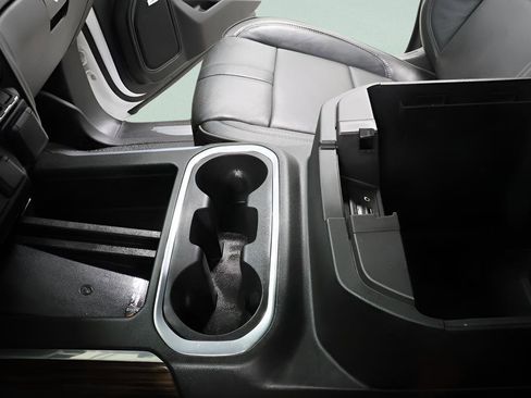 Used 2022 Chevrolet Silverado 1500 High Country AWD/4WD image 21