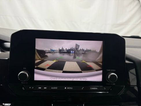 Used 2022 Nissan Pathfinder SV image 35