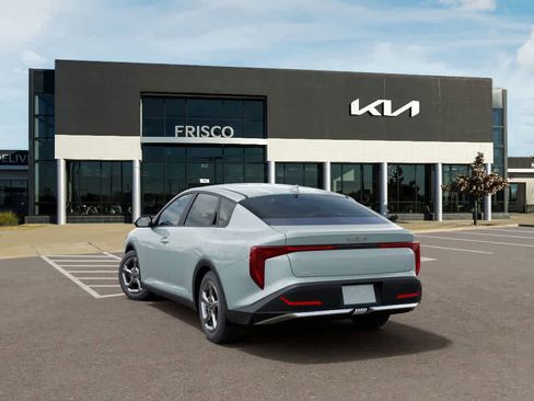 New 2026 Kia K4 LXS image 4