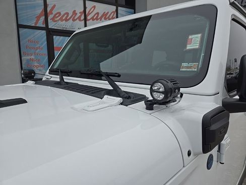 Used 2023 Jeep Wrangler Unlimited AWD/4WD image 18