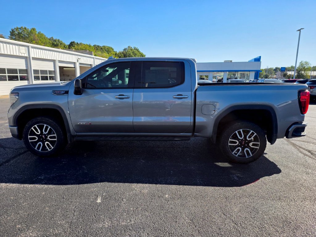 Used 2024 GMC Sierra 1500 AT4 w/ Technology Package AWD/4WD image 5