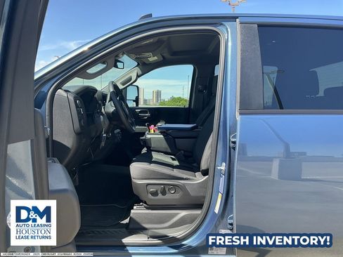 Used 2025 Chevrolet Silverado 2500 Custom w/ Custom Value Package image 8