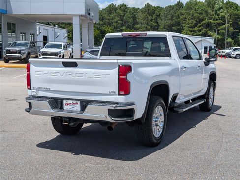 Used 2024 Chevrolet Silverado 2500 LTZ w/ LTZ Premium Package AWD/4WD image 8
