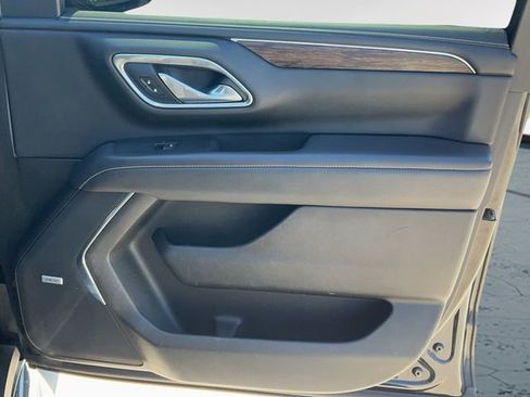 Used 2021 Chevrolet Suburban Premier w/ Premium Package image 9